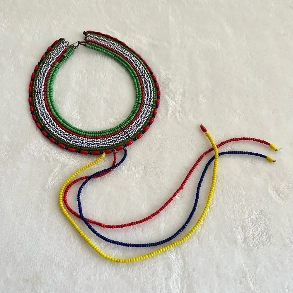 Vintage Maasai Beaded Collar Necklace with Tail - Picture 2 of 3